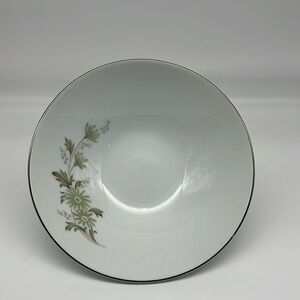 Noritake Soroya 6853‎ Large Round Serving Dish  Light Green Daisy Floral Pattern